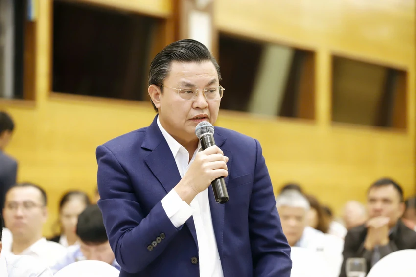 tin-chi-carbon-hoang-van-thuc.jpg