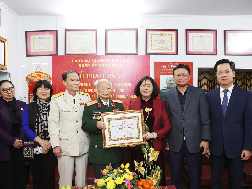 bi-thu-thanh-uy-ha-noi-2.jpg