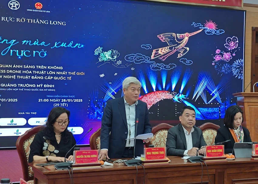 Ha-Noi-se-trinh-dien-2025-drone-hoa-thuat.jpg