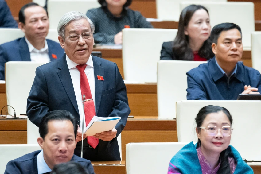 ky-hop-bat-thuong-le-xuan-than.jpg