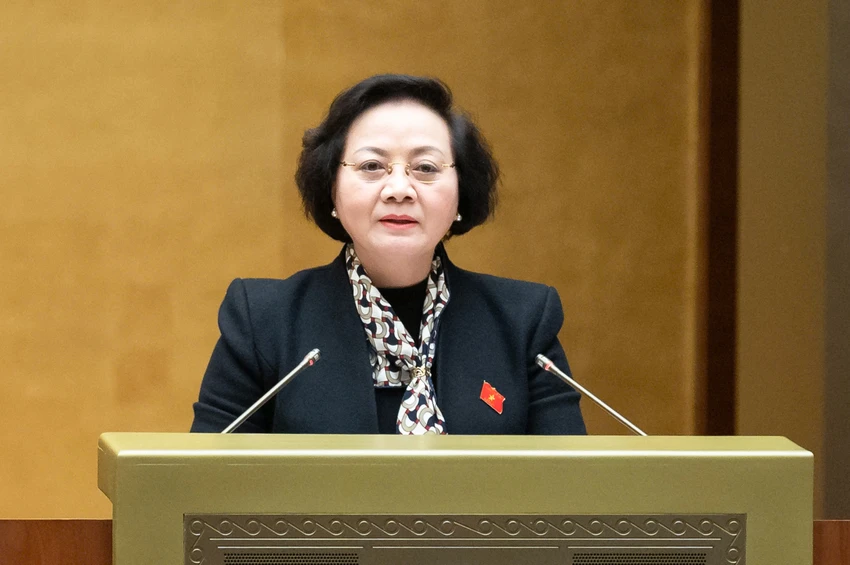 Bộ trưởng Nội vụ Phạm Thị Thanh Trà cho biết một trong những nội dung nổi bật của dự thảo Luật Tổ chức Chính phủ sửa đổi là đẩy mạnh phân quyền, phân cấp, ủy quyền.