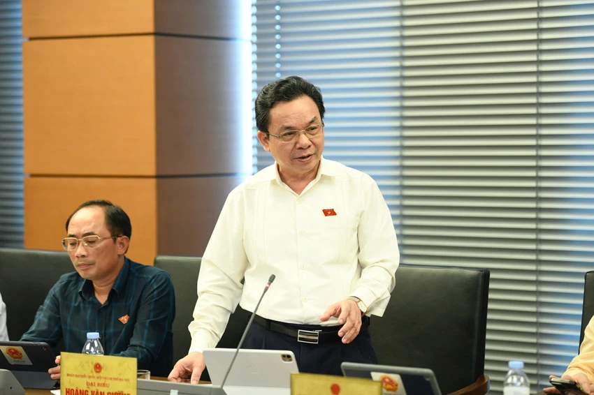luat-can-bo-cong-chuc-cuong.jpg