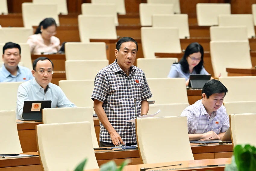 ky-hop-thu-nhat-hoa.jpg