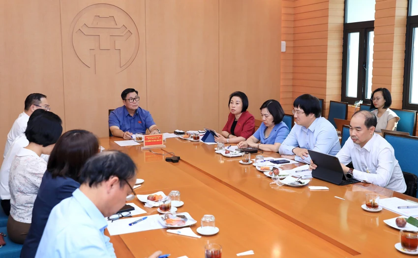 chinh-quyen-2-cap.jpg