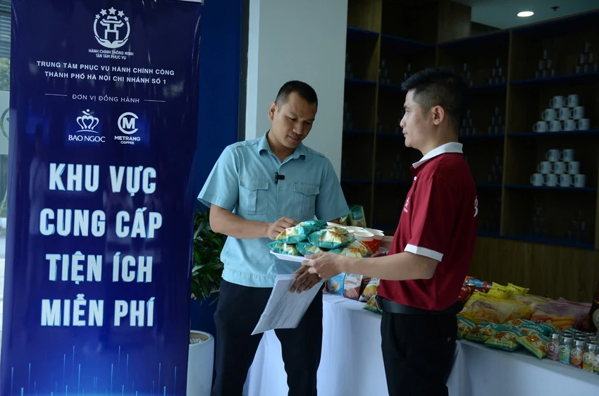 phuc-vu-hanh-chinh-cong-10.jpg