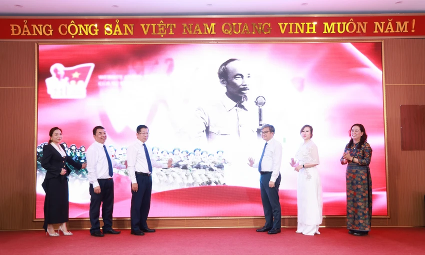 a80-tu-hao-viet-nam-2.jpg
