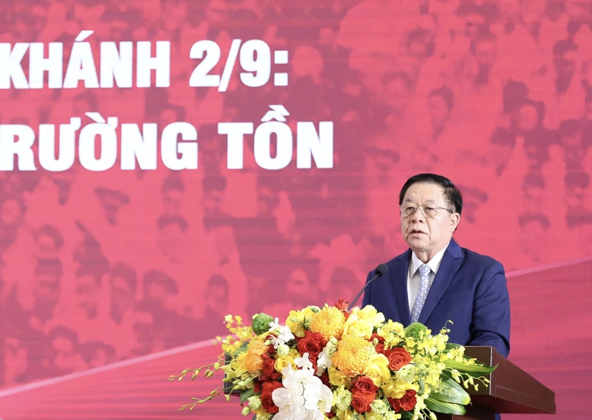 cach-mang-thang-tam-nghia.jpg