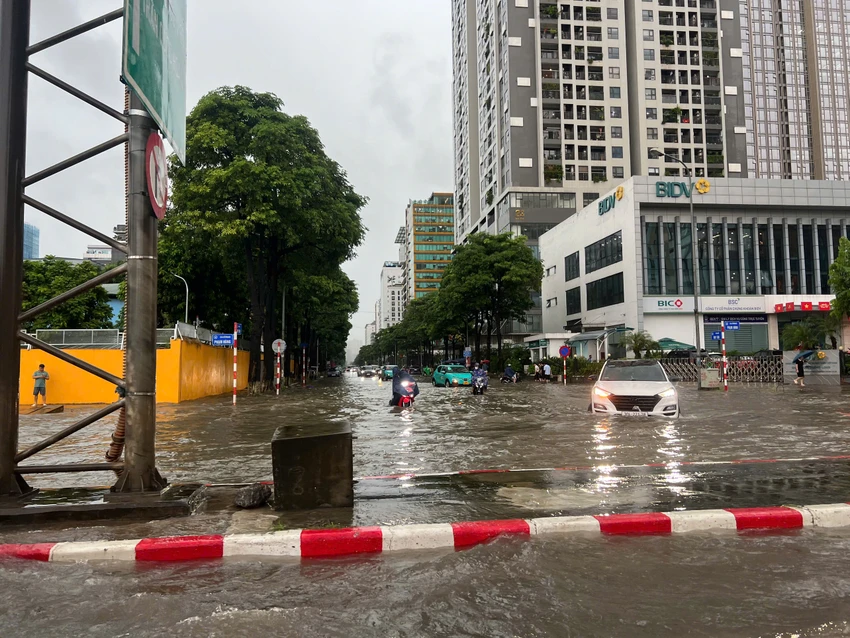 Ha-noi-mua-ngap-trua-30-9-2.jpg