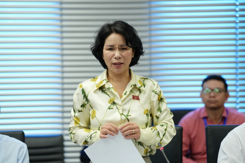 tran-thi-nhi-ha.jpg
