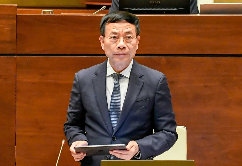 nguyen-manh-hung.jpg