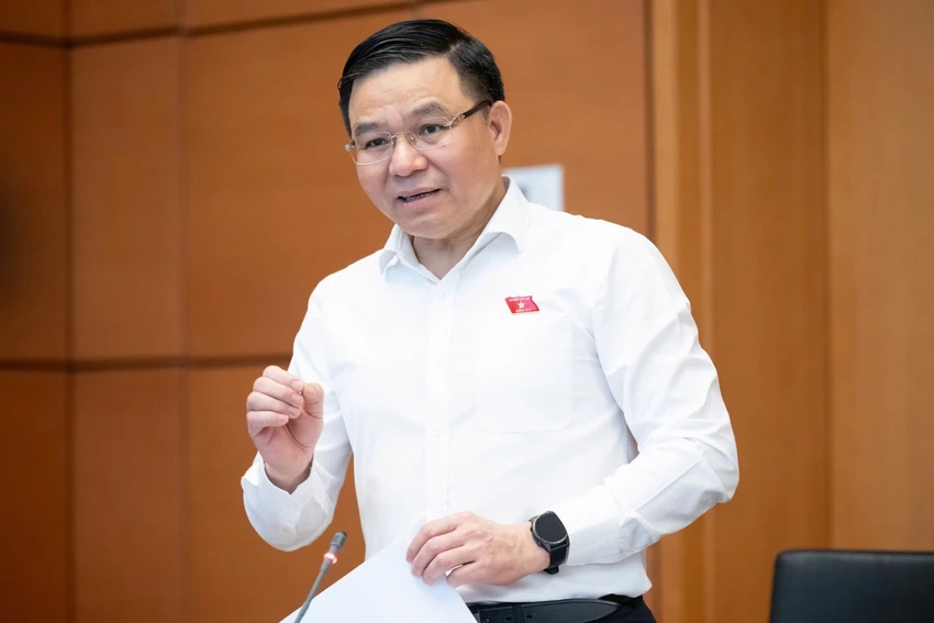 le-manh-hung.jpg
