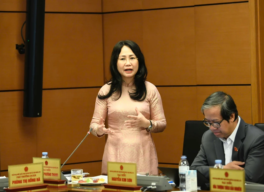 lam-thi-phuong-thanh-2.jpg