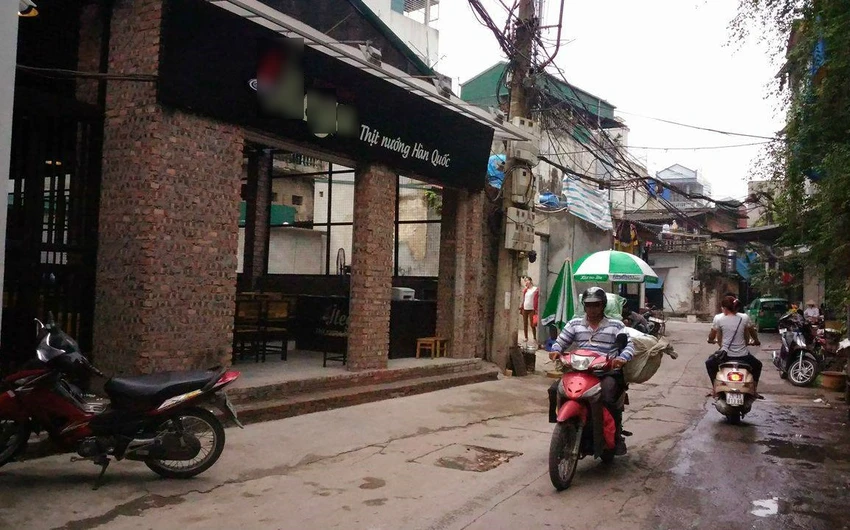 Quán ăn bị 'khủng bố' bằng mắm tôm, nghi do cạnh tranh ảnh 3 Quán ăn bị 'khủng bố' bằng mắm tôm, nghi do cạnh tranh ảnh 3