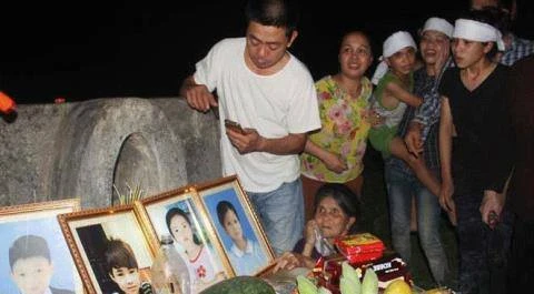 BẮC GIANG: 5 học sinh chết đuối thương tâm ảnh 1 BẮC GIANG: 5 học sinh chết đuối thương tâm ảnh 1