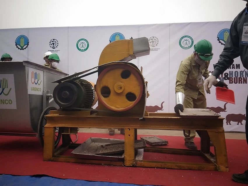 Lần đầu tiên Việt Nam tiêu hủy hơn 2.000 kg ngà voi ảnh 7