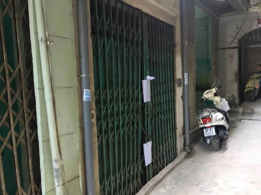 Tạm giữ cô gái nghi đâm chết bạn trai trong lúc cãi vã ảnh 1 Hiện trường vụ án mạng được công an niêm phong