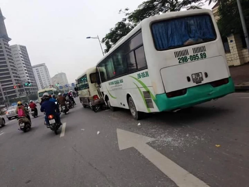 Xe tang gây tai nạn liên hoàn, 1 người chết ảnh 1 Xe tang gây tai nạn liên hoàn, 1 người chết ảnh 1