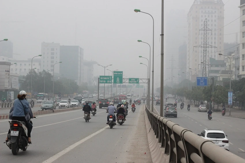Sáng nay Hà Nội chìm ngập trong sương mù ảnh 2 Sáng nay Hà Nội chìm ngập trong sương mù ảnh 2