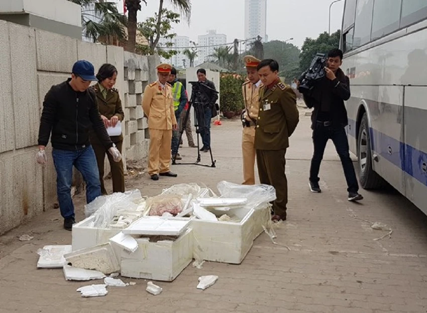 3 tạ nội tạng thối suýt đầu độc dân ngày Tết ảnh 1 3 tạ nội tạng thối suýt đầu độc dân ngày Tết ảnh 1