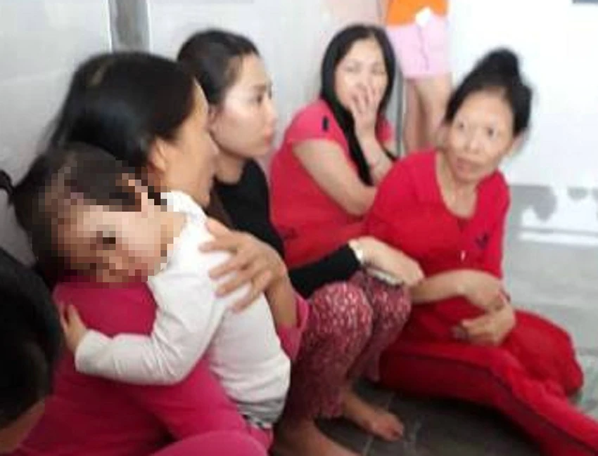 Sản phụ khóc nức nở vì chuông báo cháy liên tục kêu ảnh 2 Sản phụ khóc nức nở vì chuông báo cháy liên tục kêu ảnh 2