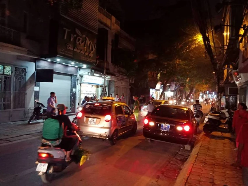 Đang khám nhà cựu tổng cục phó tình báo Phan Hữu Tuấn ảnh 5 Đang khám nhà cựu tổng cục phó tình báo Phan Hữu Tuấn ảnh 5
