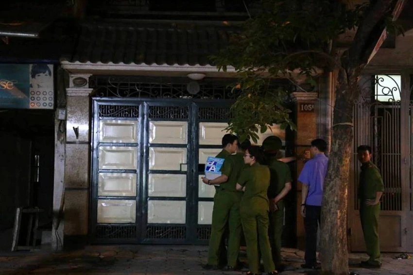 Đang khám nhà cựu tổng cục phó tình báo Phan Hữu Tuấn ảnh 1 Đang khám nhà cựu tổng cục phó tình báo Phan Hữu Tuấn ảnh 1