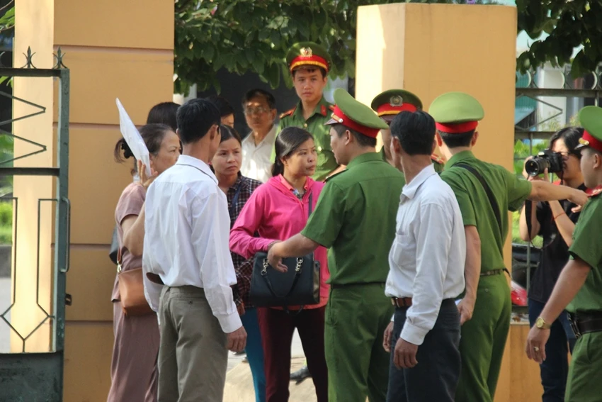 Siết chặt an ninh tại phiên xử bác sĩ Hoàng Công Lương