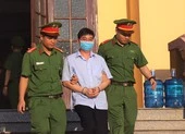 Vụ nâng điểm: Lạ lùng cựu hiệu trưởng khóc, xin lỗi phụ huynh