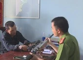 Cảnh sát vây bắt người cầm súng có biểu hiện bất thường