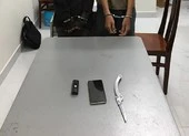 2 thiếu niên dùng roi điện đi cướp tài sản