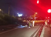 Dân đuổi theo xe bồn cán chết người ở huyện Nhà Bè