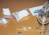 Tạm đình chỉ hiệu phó dùng ma túy tại phòng làm việc