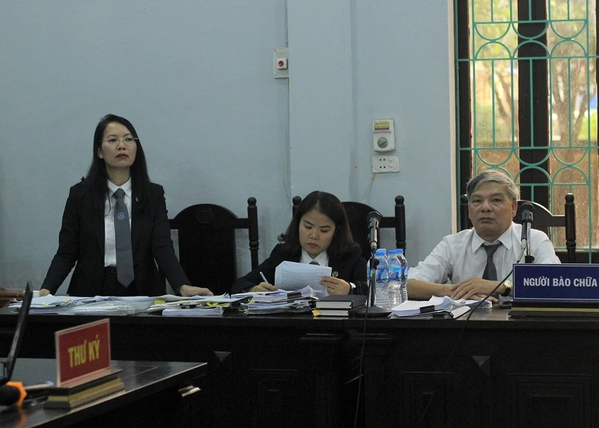 Tranh luận nảy lửa vụ ngân hàng 'bốc hơi' 2,4 tỉ đồng ảnh 2 Tranh luận nảy lửa vụ ngân hàng 'bốc hơi' 2,4 tỉ đồng ảnh 2