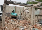 Video: Nhà Bè xử lý cán bộ liên quan thị trường nhà trái phép