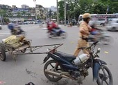 Dùng chìa khóa dự phòng nổ máy chạy trốn CSGT