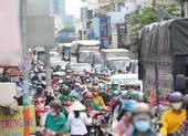 Chùm ảnh: Nhiều tuyến đường ùn tắc nghiêm trọng