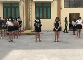 38 nam nữ say sưa hát karaoke bất chấp lệnh cấm vì COVID-19