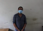 Thanh niên đấm vào mặt công an khi bị kiểm tra tại chốt kiểm soát