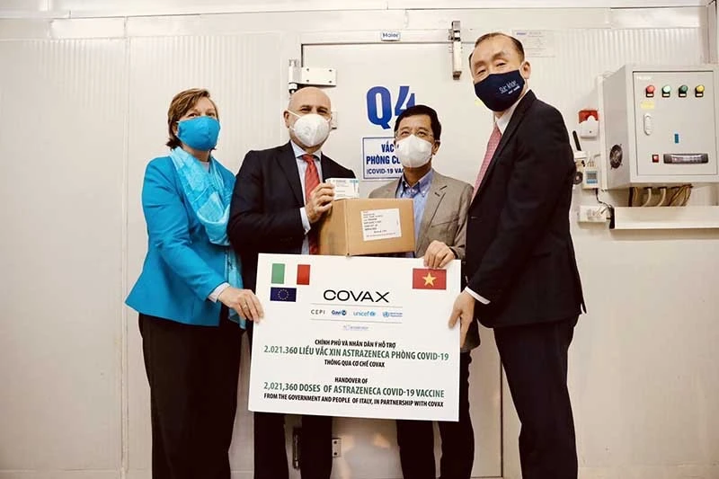Việt Nam nhận hơn 4 triệu liều vaccine do Ý, Ba Lan và Hàn Quốc tài trợ ảnh 2 Việt Nam nhận hơn 4 triệu liều vaccine do Ý, Ba Lan và Hàn Quốc tài trợ ảnh 2