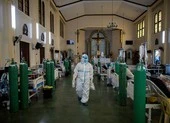Philippines: Hàng loạt y tá dọa nghỉ việc, ông Duterte phải can thiệp lương