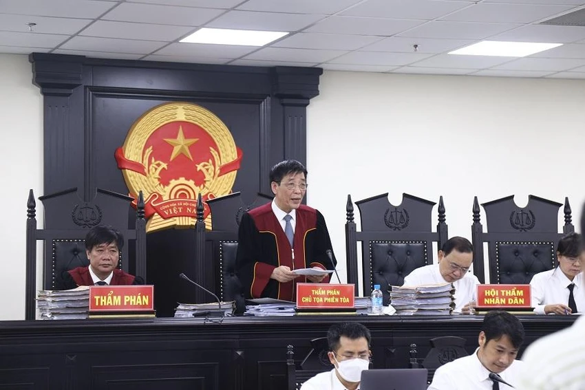 HĐXX tuyên án đối với các bị cáo, chiều 19-5. Ảnh: UYÊN TRANG HĐXX tuyên án đối với các bị cáo, chiều 19-5. Ảnh: UYÊN TRANG