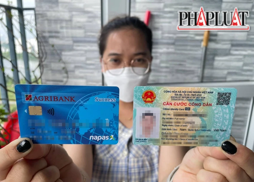 Việc triển khai hình thức rút tiền bằng thẻ CCCD gắn chip nhận được sự quan tâm lớn của người dân. Ảnh: TP Việc triển khai hình thức rút tiền bằng thẻ CCCD gắn chip nhận được sự quan tâm lớn của người dân. Ảnh: TP