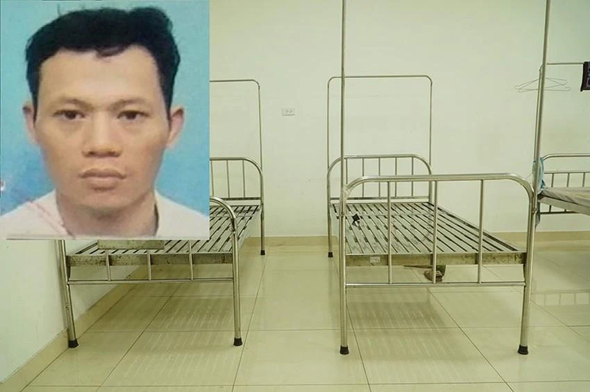 Nguyễn Xuân Quý (ảnh nhỏ) và căn phòng trong BV Tâm thần Trung ương I mà Quý cải tạo làm nơi sử dụng trái phép chất ma túy hiện đã được dọn dẹp. Ảnh: UYÊN TRANG Nguyễn Xuân Quý (ảnh nhỏ) và căn phòng trong BV Tâm thần Trung ương I mà Quý cải tạo làm nơi sử dụng trái phép chất ma túy hiện đã được dọn dẹp. Ảnh: UYÊN TRANG