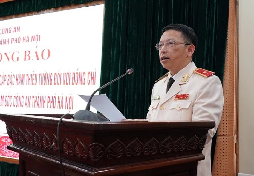 Đại tá Nguyễn Hồng Ky, Phó Giám đốc Công an TP Hà Nội, được thăng cấp bậc hàm Thiếu tướng. Ảnh: CA Đại tá Nguyễn Hồng Ky, Phó Giám đốc Công an TP Hà Nội, được thăng cấp bậc hàm Thiếu tướng. Ảnh: CA