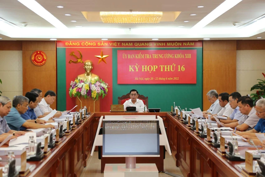 UBKT Trung ương họp Kỳ thứ 16