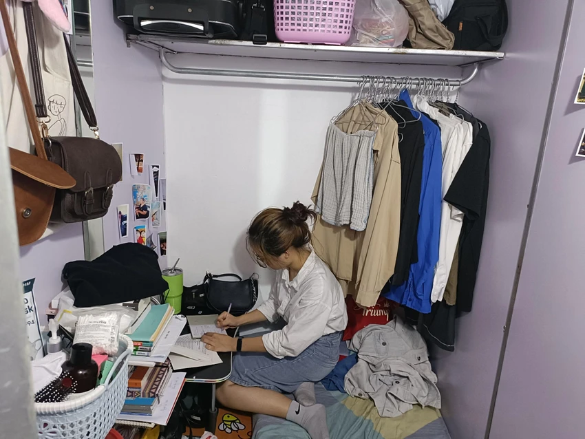 Thay vì tìm mọi cách cắt giảm chi tiêu, nhiều sinh viên chọn giải pháp tìm nhiều công việc để tăng thu nhập Thay vì tìm mọi cách cắt giảm chi tiêu, nhiều sinh viên chọn giải pháp tìm nhiều công việc để tăng thu nhập