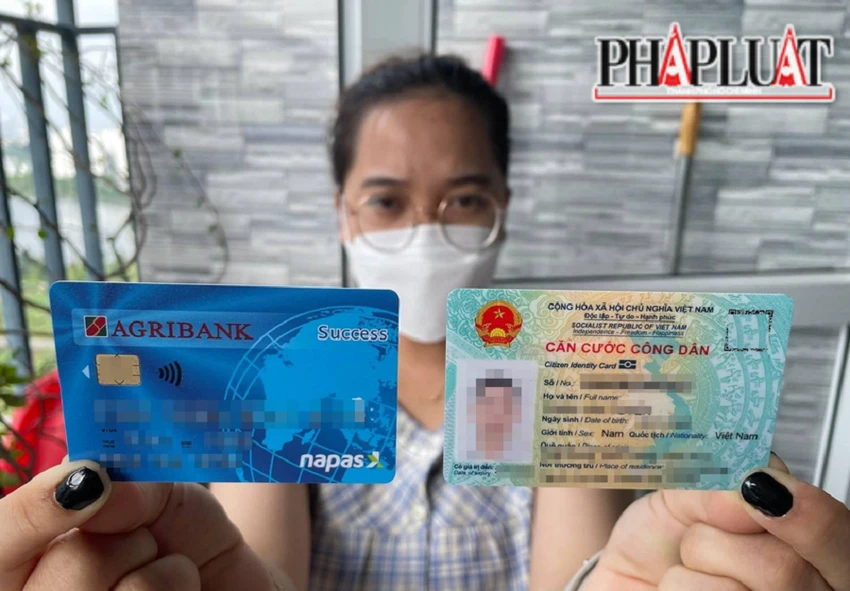 Đến nay đã có 427 lượt công dân sử dụng thẻ CCCD gắn chip để giao dịch với tổng số tiền hơn 5,3 tỉ đồng. Ảnh minh họa: TUYẾN PHAN Đến nay đã có 427 lượt công dân sử dụng thẻ CCCD gắn chip để giao dịch với tổng số tiền hơn 5,3 tỉ đồng. Ảnh minh họa: TUYẾN PHAN