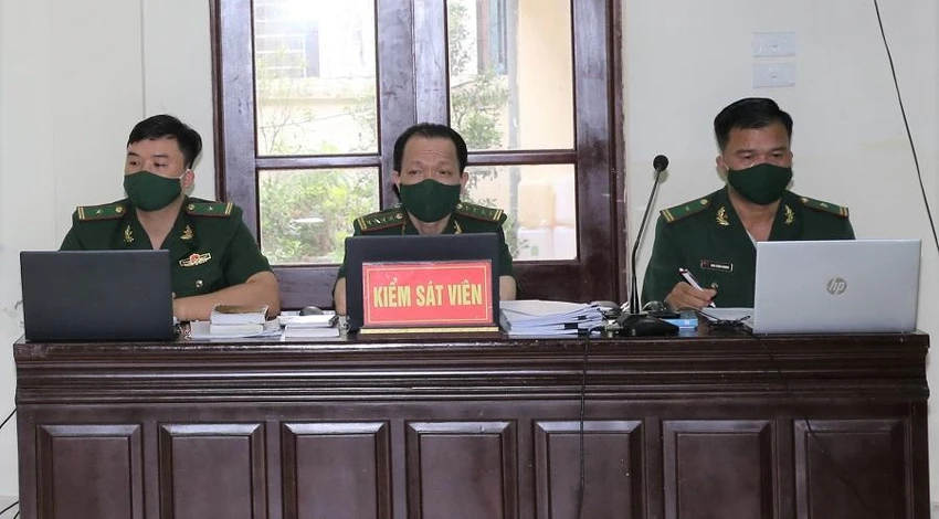 Đại diện VKS quân sự tại tòa. Ảnh: Thông tấn Quân sự Đại diện VKS quân sự tại tòa. Ảnh: Thông tấn Quân sự