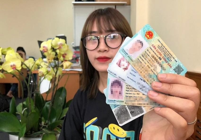 Tài khoản định danh điện tử mức độ 2 có thể thay thế cho thẻ CCCD gắn chip khi thực hiện các giao dịch yêu cầu xuất trình thẻ CCCD. Ảnh: TP
