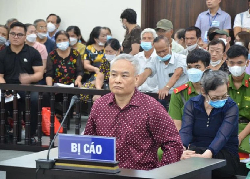 Bị cáo Trần Đức Trung, cựu Chủ tịch HĐTV Trung tâm Hỗ trợ người nghèo trong phát triển nông thôn mới. Ảnh: UYÊN TRANG